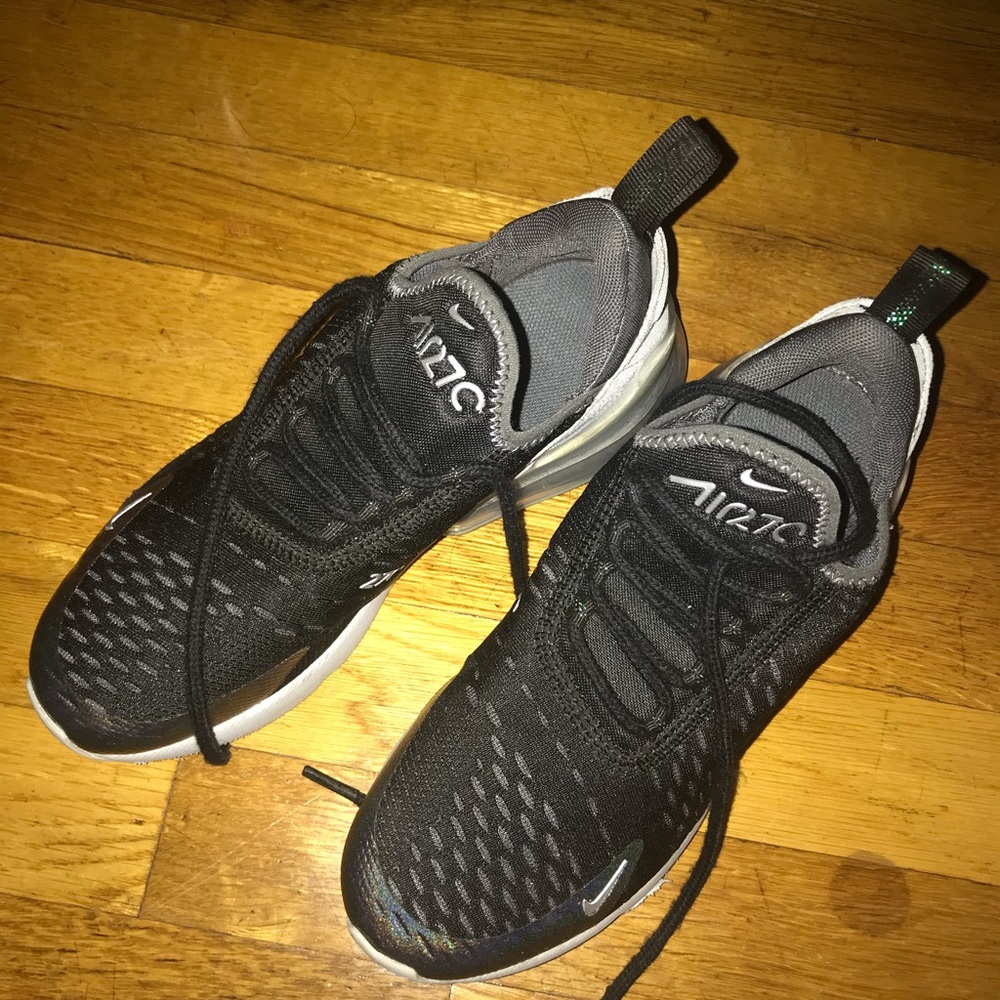 Nike Air Max 270 - Boys Grade School Sz. 4Y